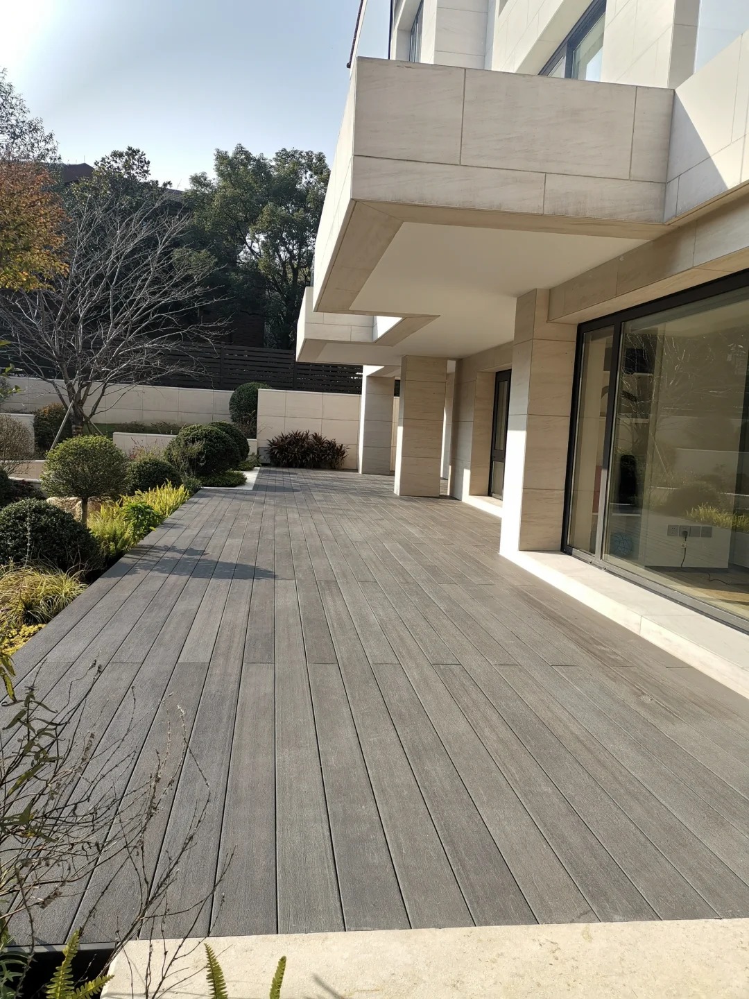 Necowood em superfícies de decks WPC: o que 16 anos de fabricação nos ensinaram
